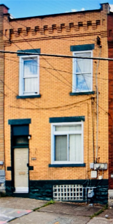 2232 Webster Ave