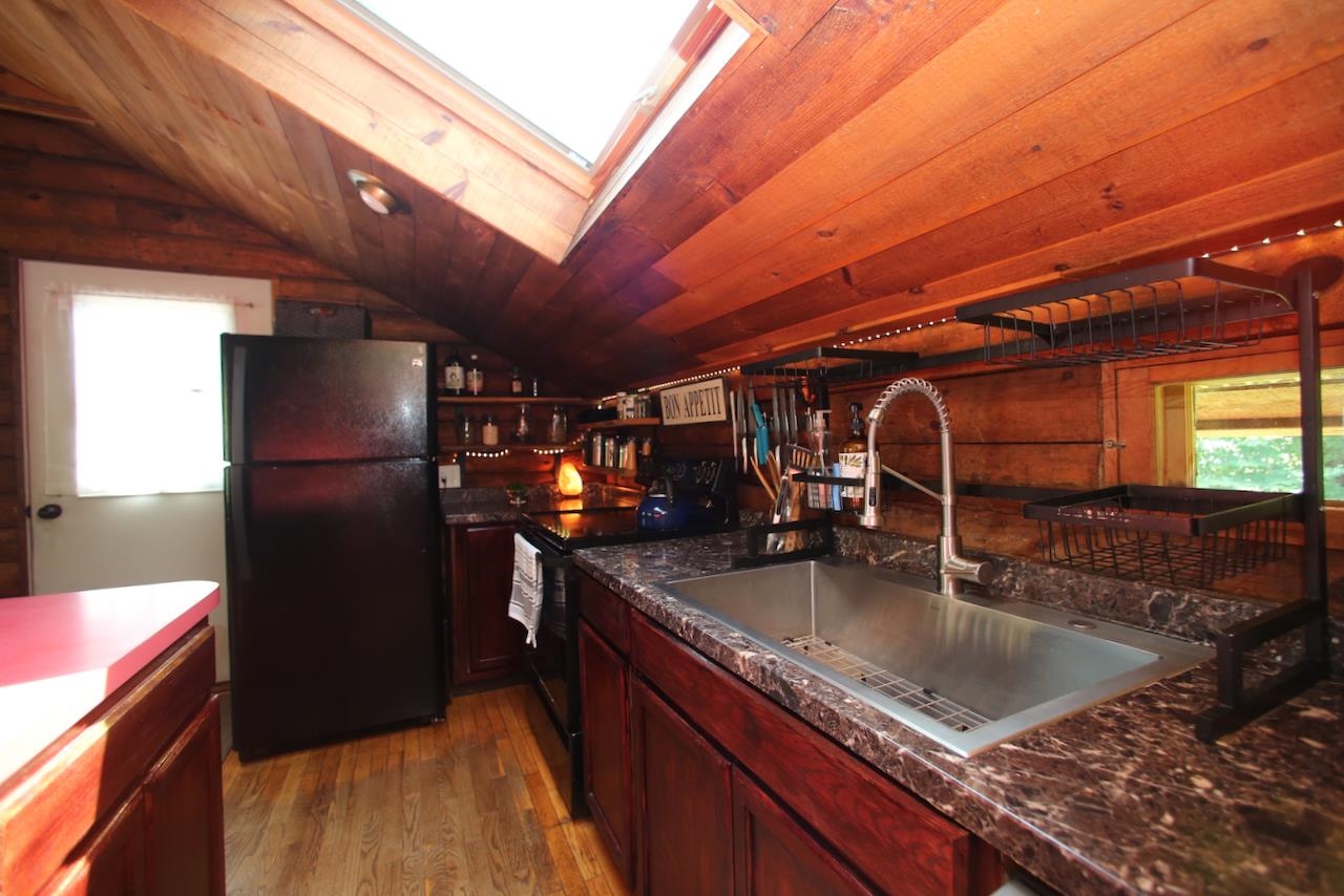 384 Smugglers View Road