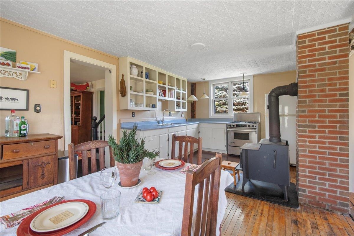 604 Main Street North