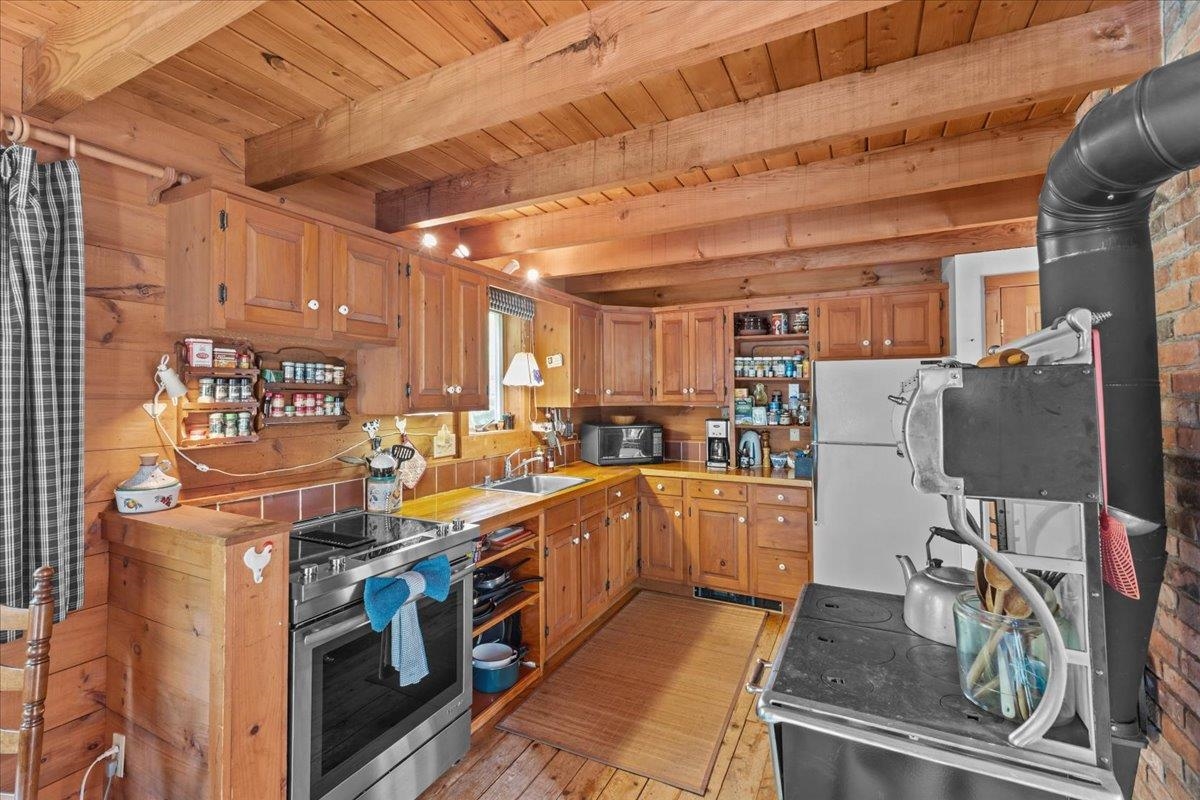 3705 N Cambridge Road