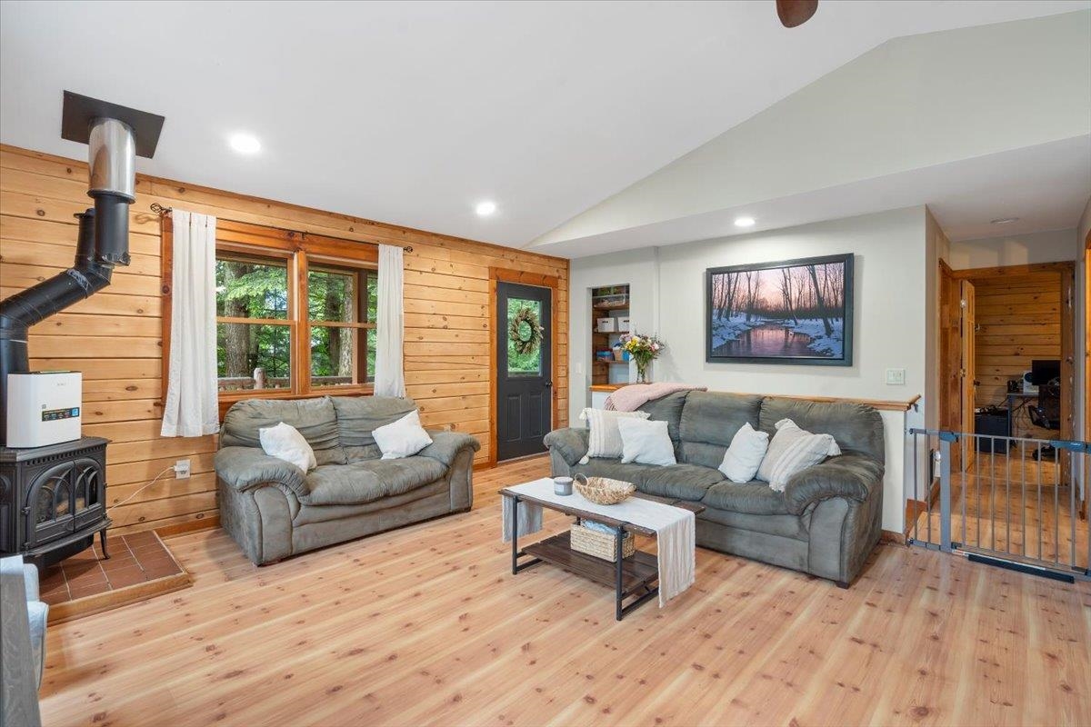 46 Log Cabin Drive