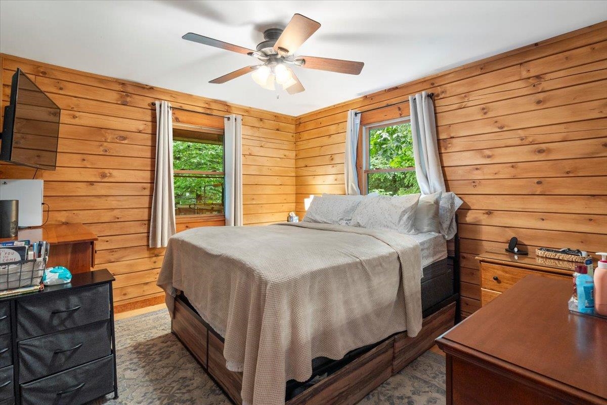46 Log Cabin Drive
