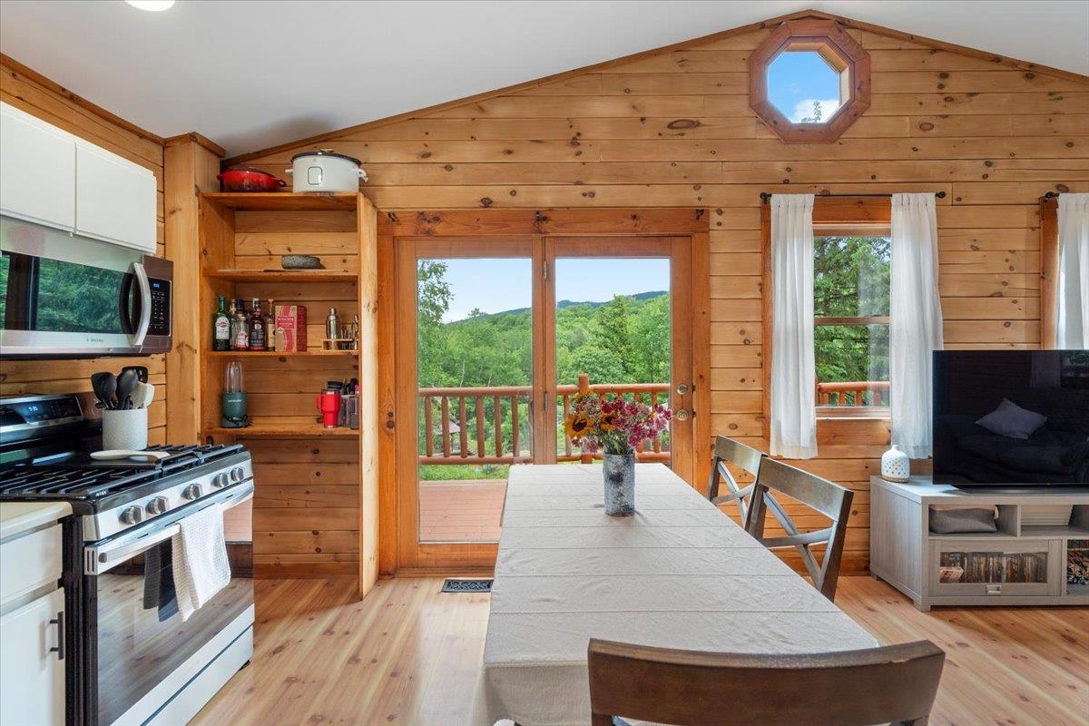 46 Log Cabin Drive