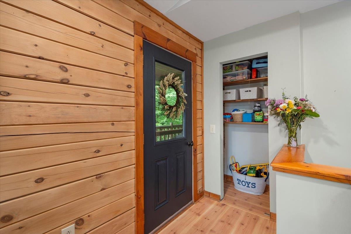 46 Log Cabin Drive