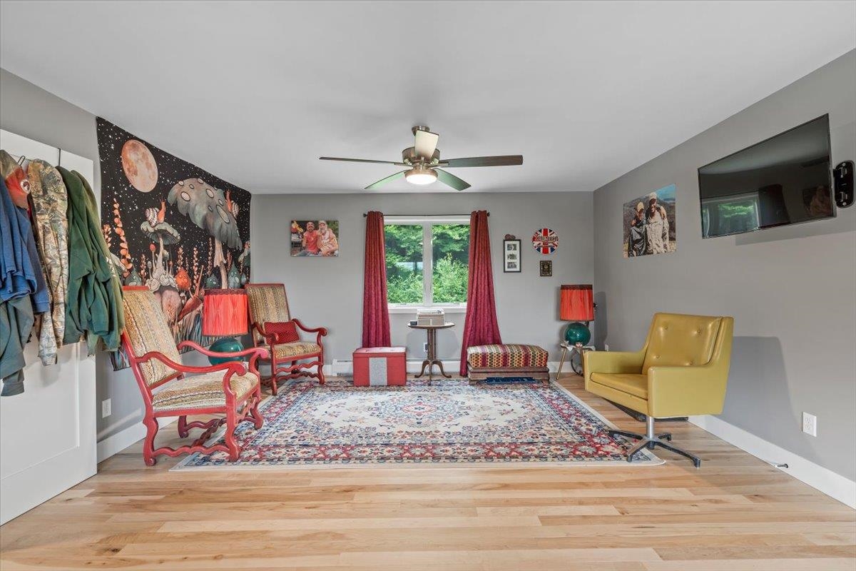 454 Codding Hollow Road