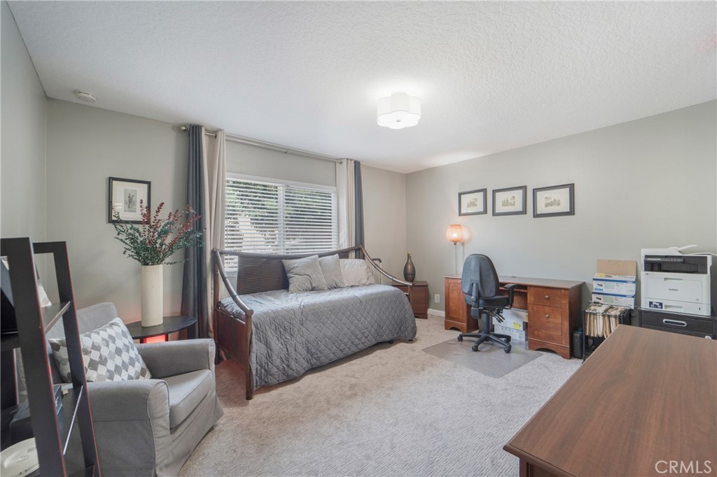 825 W Fletcher Avenue 111