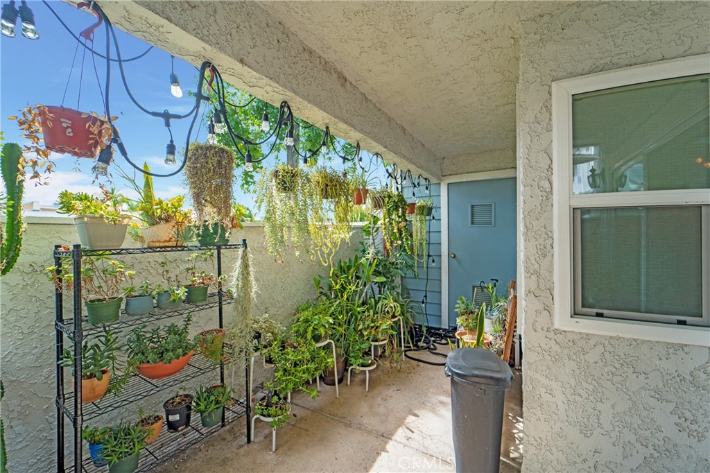 825 W Fletcher Avenue 111