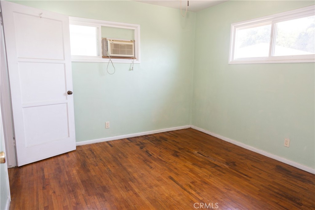 6162 Ibbetson Avenue