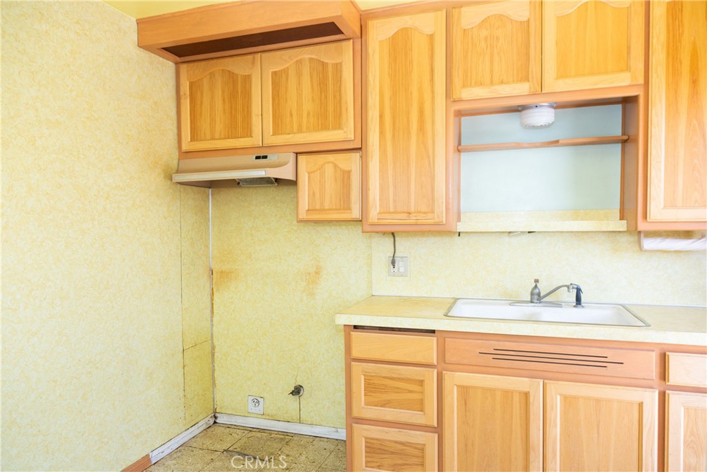 6162 Ibbetson Avenue