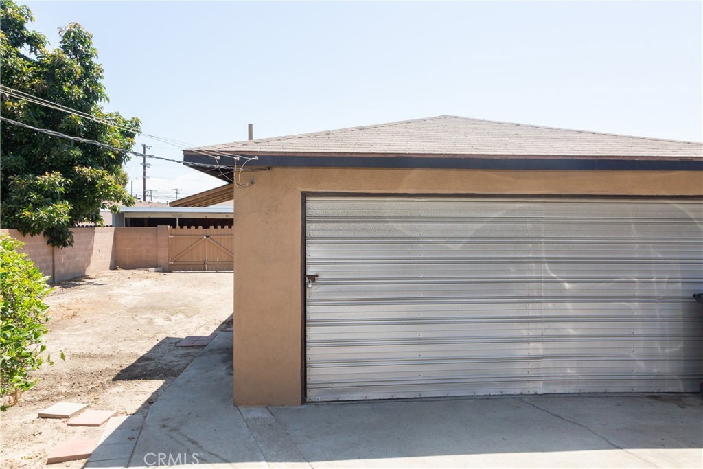 6162 Ibbetson Avenue