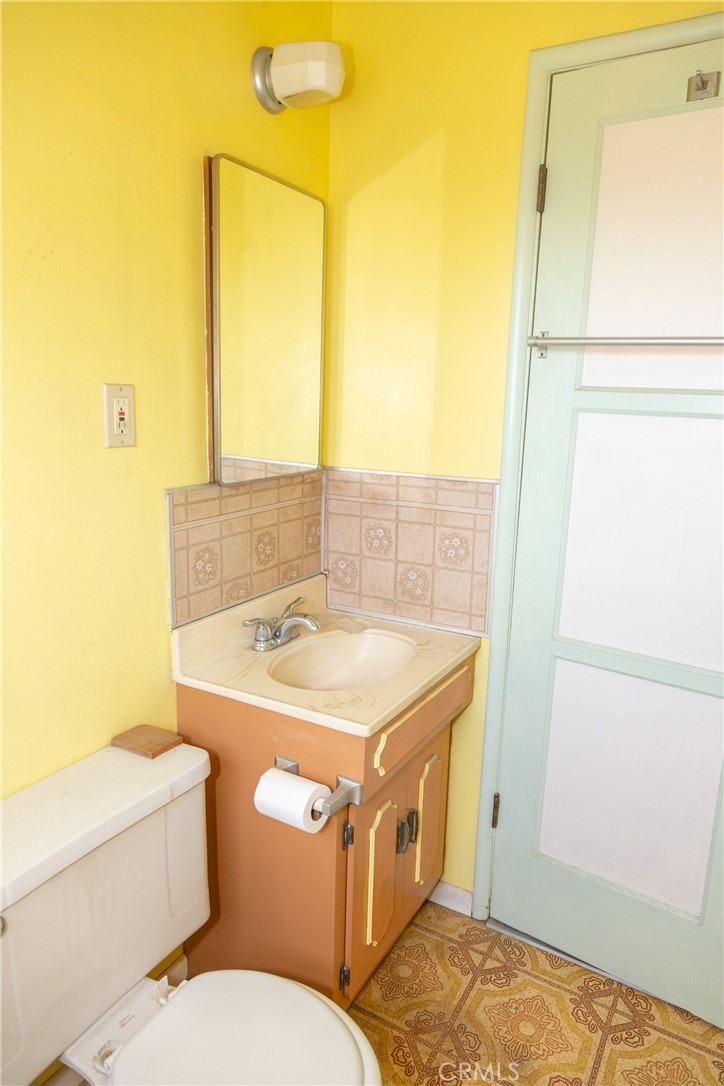 6162 Ibbetson Avenue