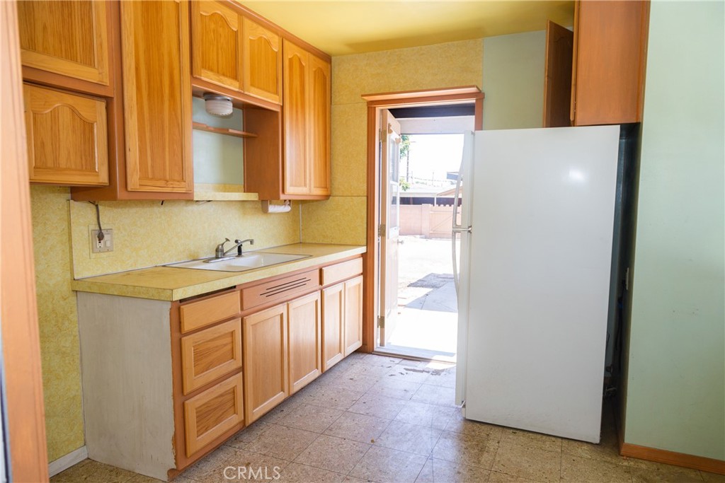 6162 Ibbetson Avenue