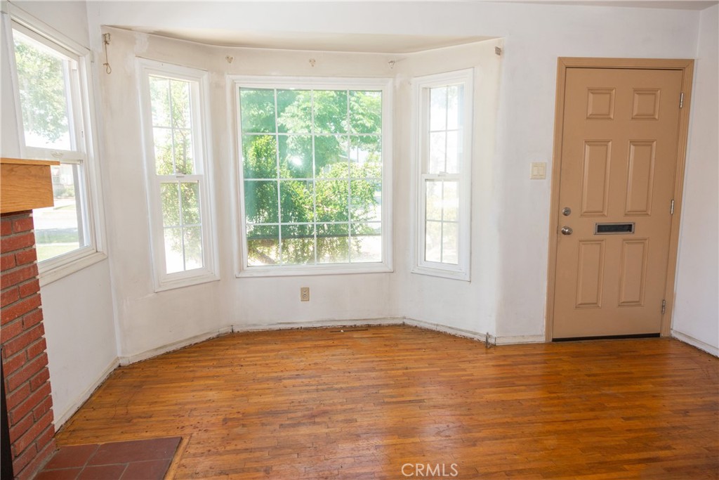 6162 Ibbetson Avenue