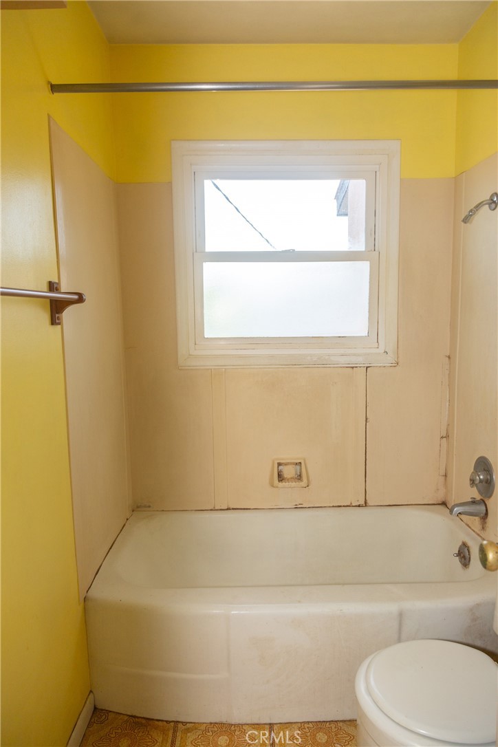 6162 Ibbetson Avenue