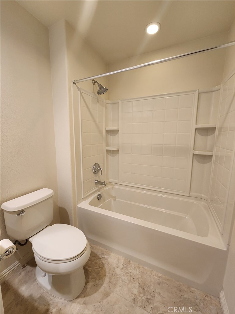 678 E Valencia Street 105