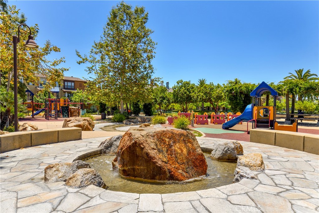 678 E Valencia Street 105