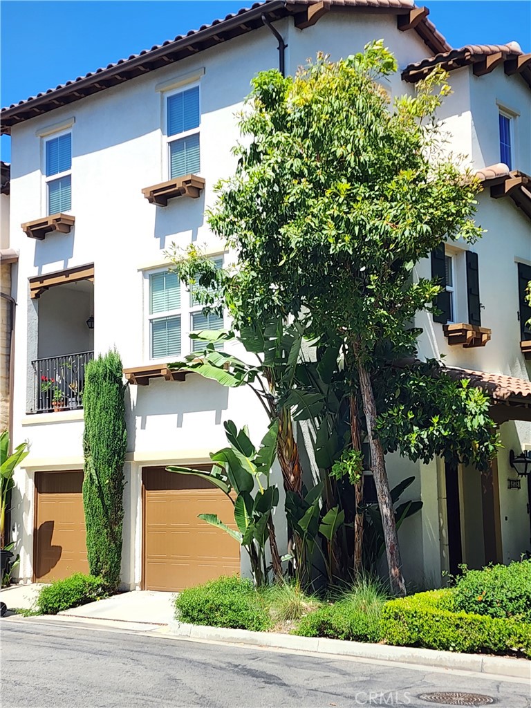 678 E Valencia Street 105