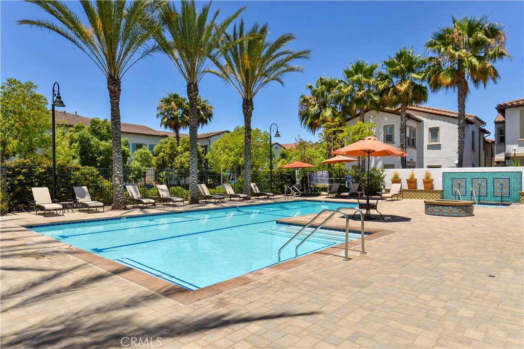 678 E Valencia Street 105