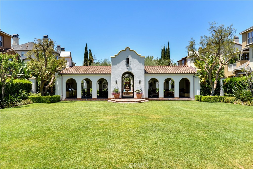 678 E Valencia Street 105