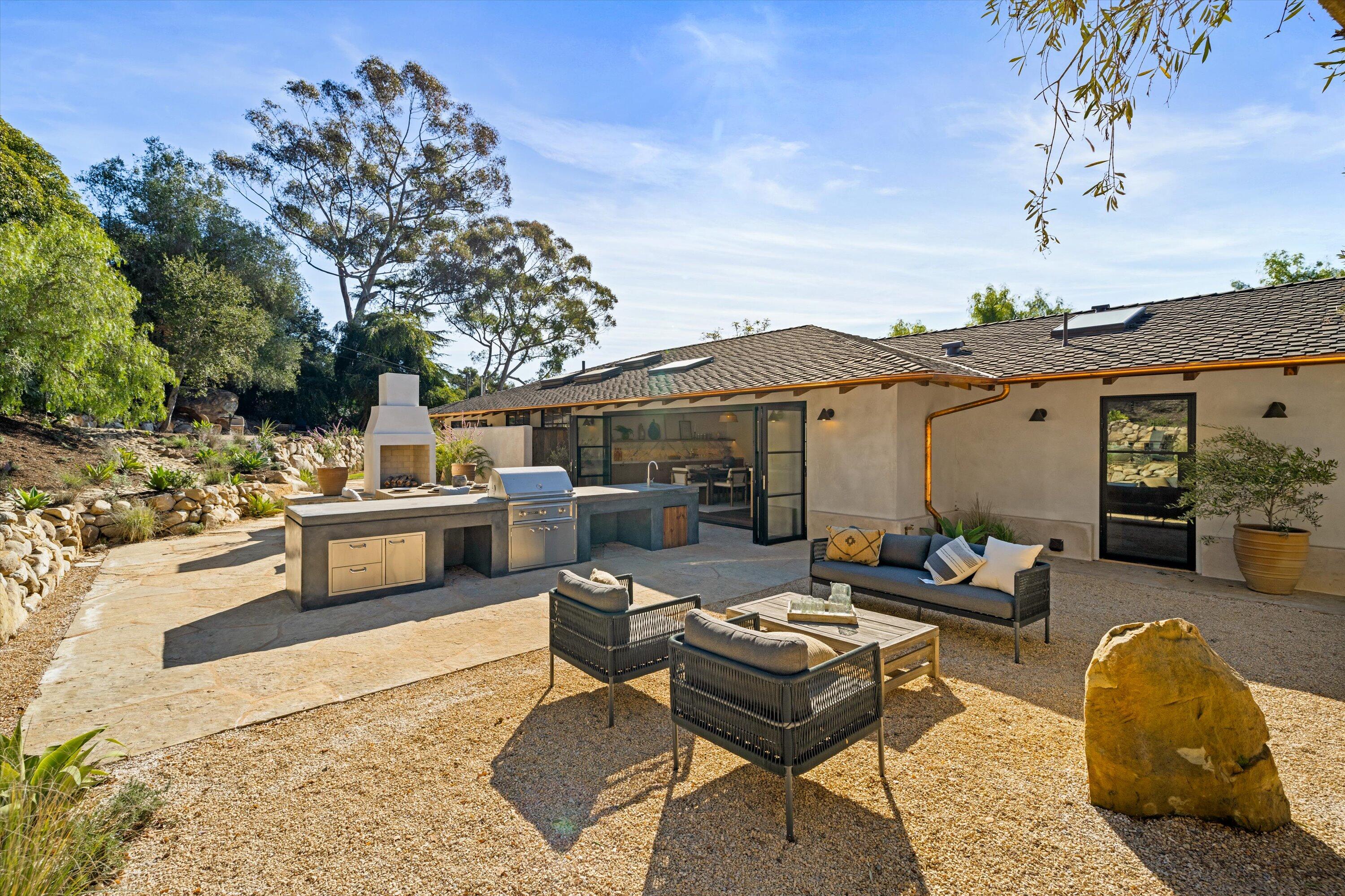 734 El Rancho Road