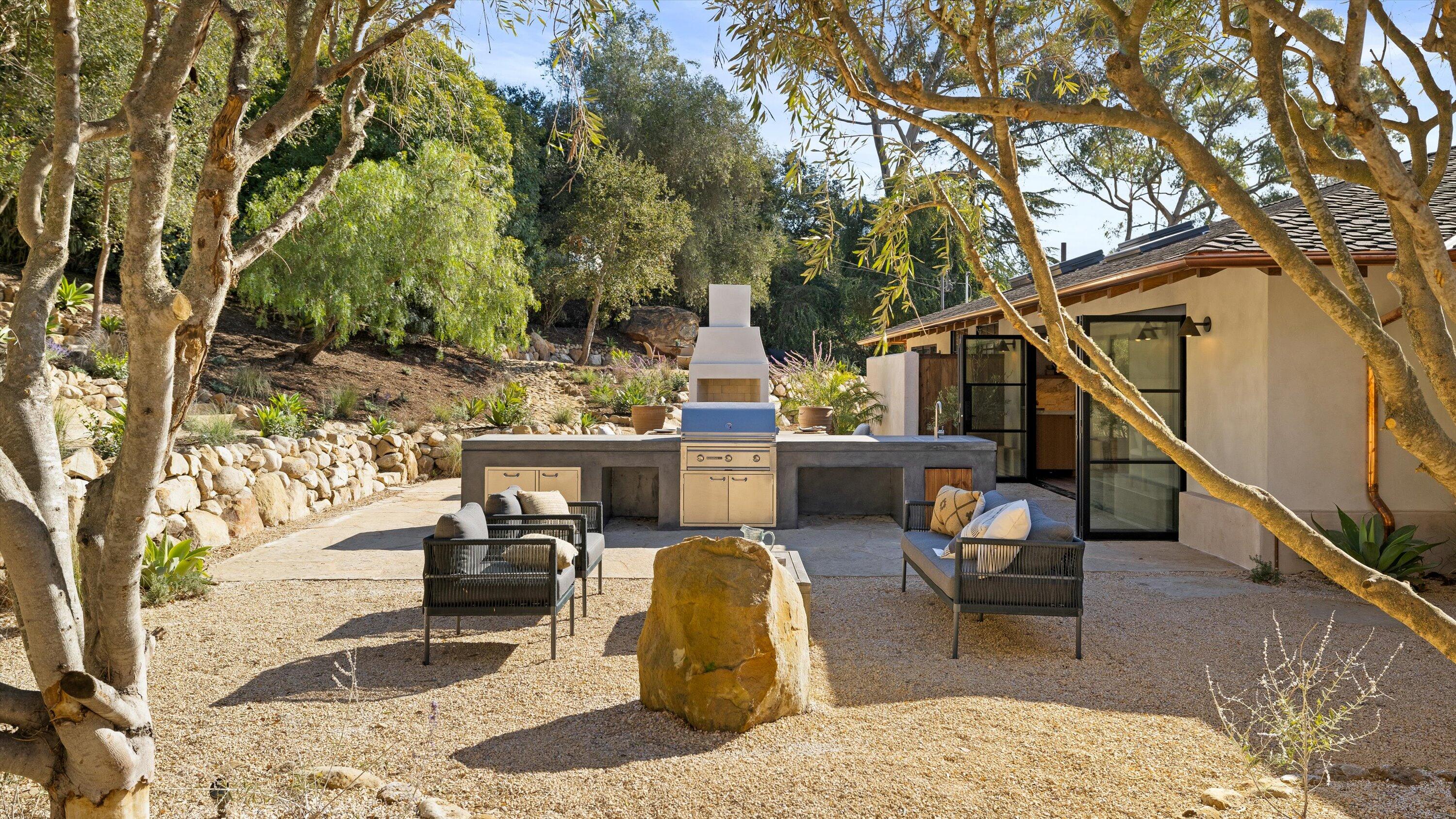 734 El Rancho Road