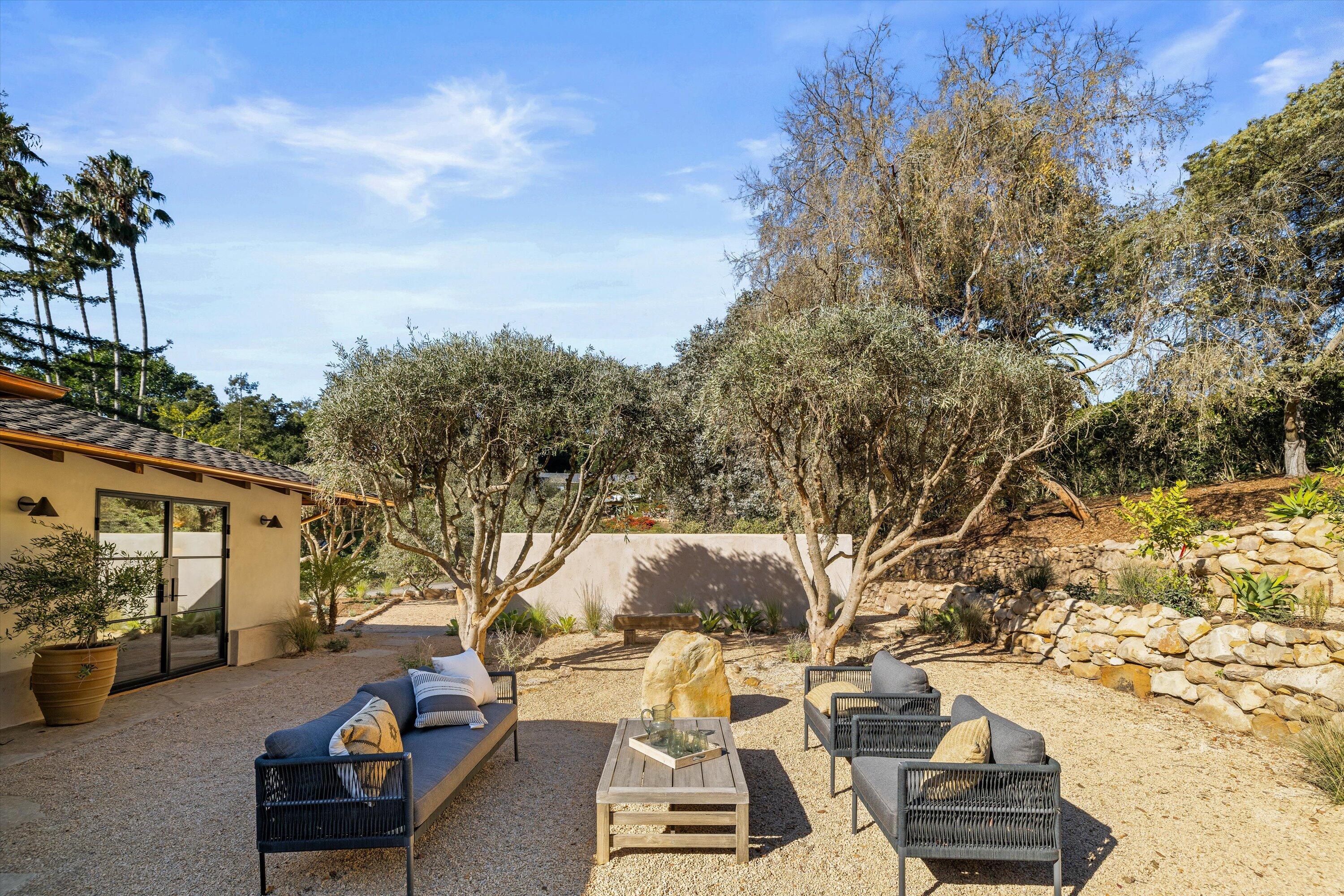 734 El Rancho Road