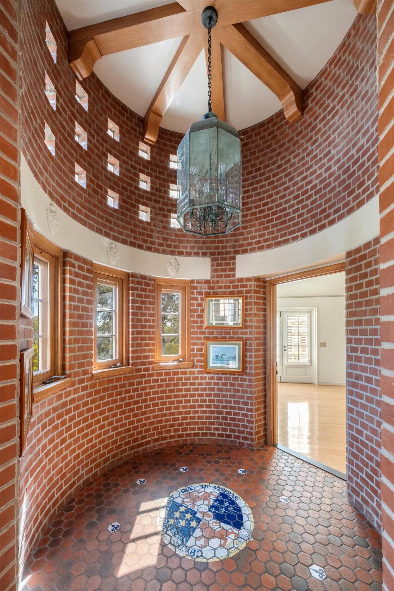 1715 Glen Oaks Drive