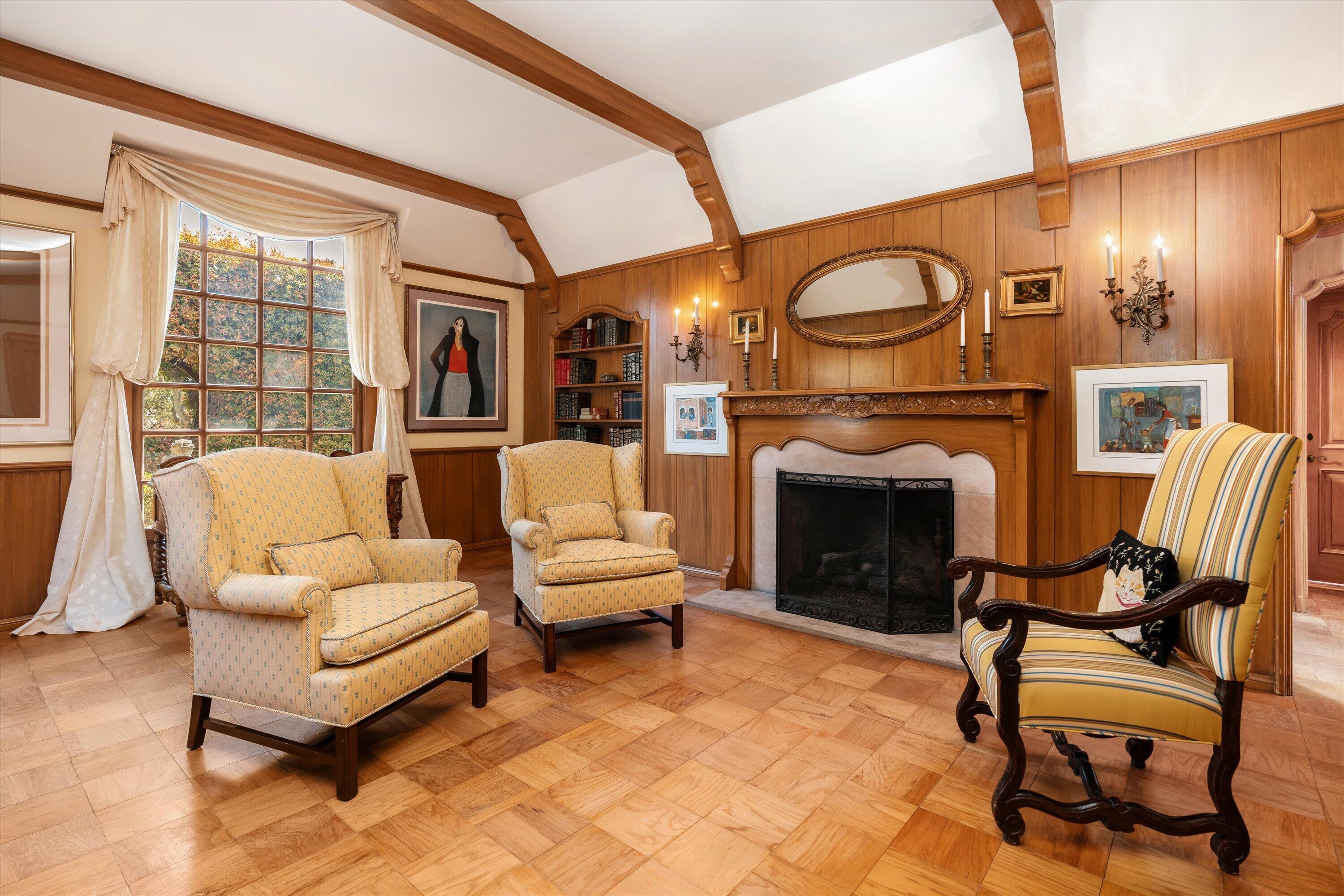 1715 Glen Oaks Drive