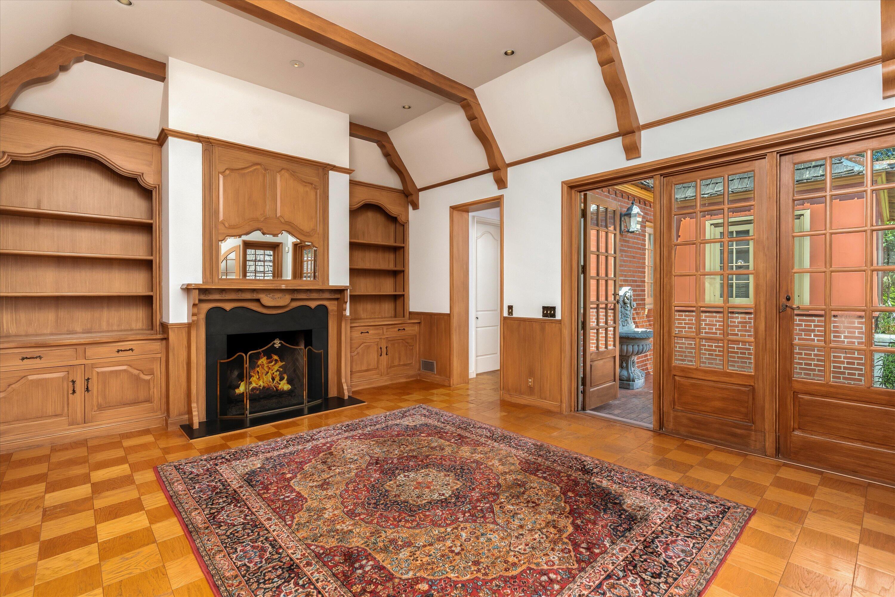 1715 Glen Oaks Drive