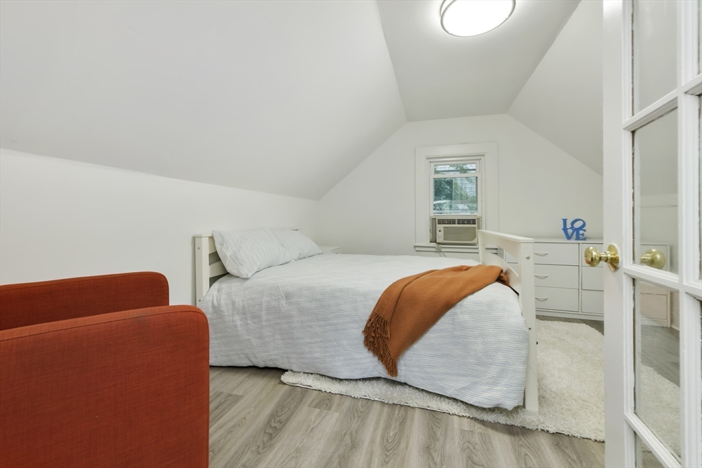 55 Farrar Ave