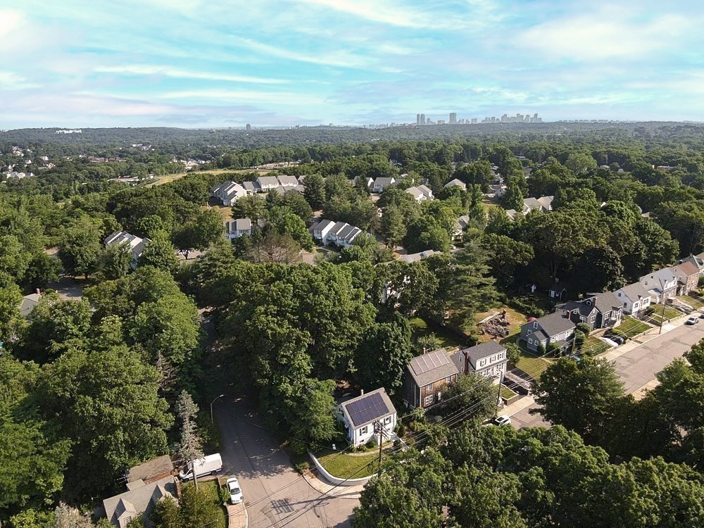 55 Farrar Ave