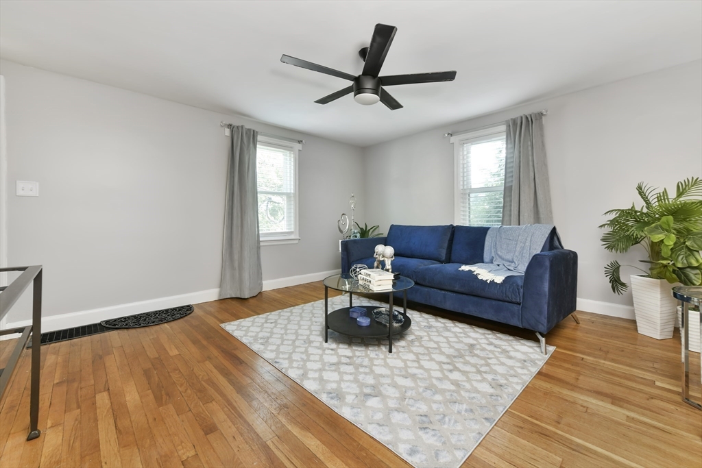55 Farrar Ave