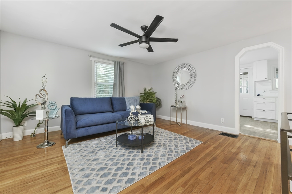 55 Farrar Ave