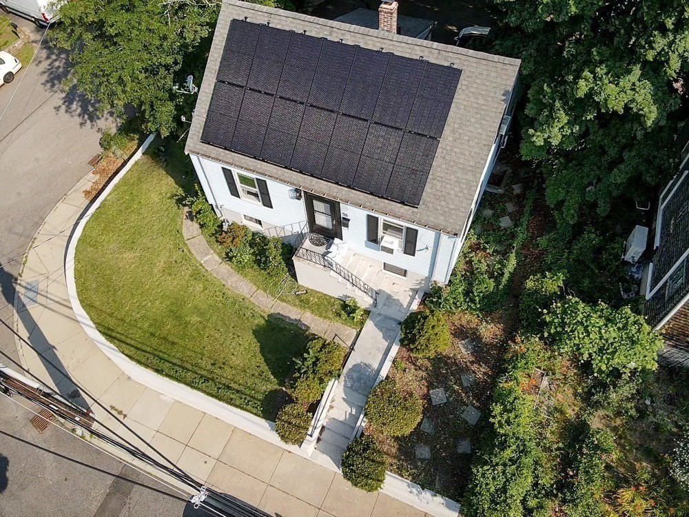 55 Farrar Ave