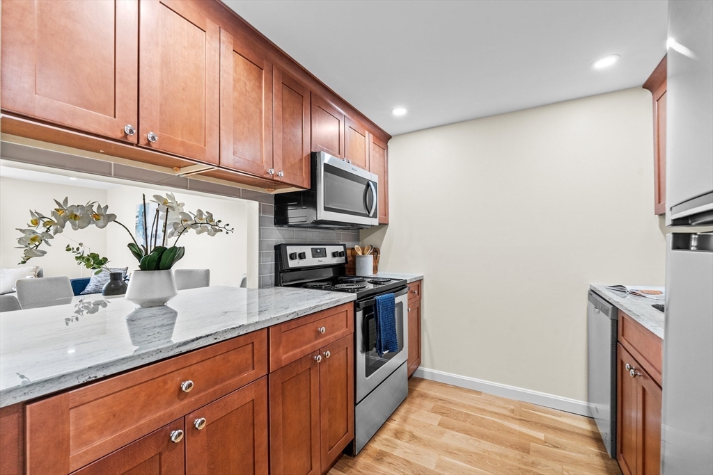 321 Harvard St # 307