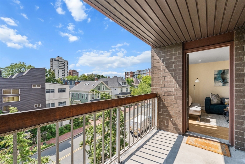 321 Harvard St # 307