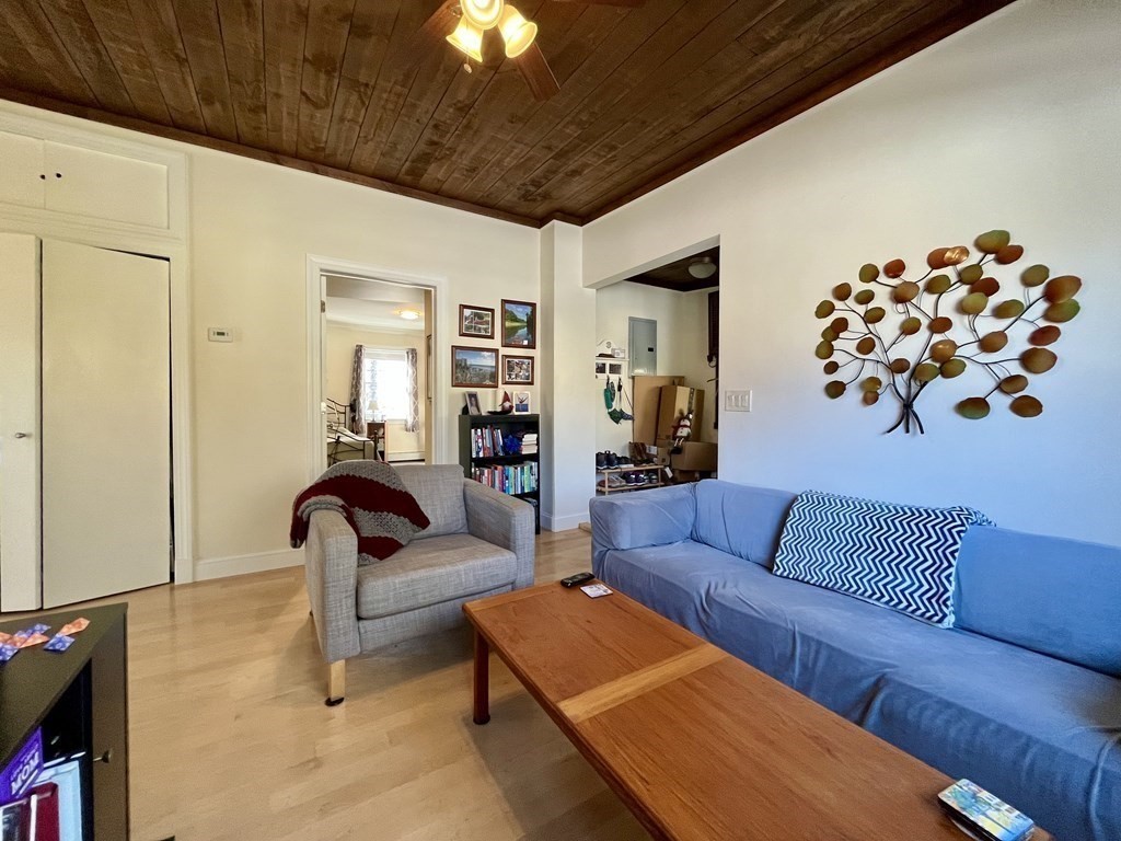 51 Warren St # 2