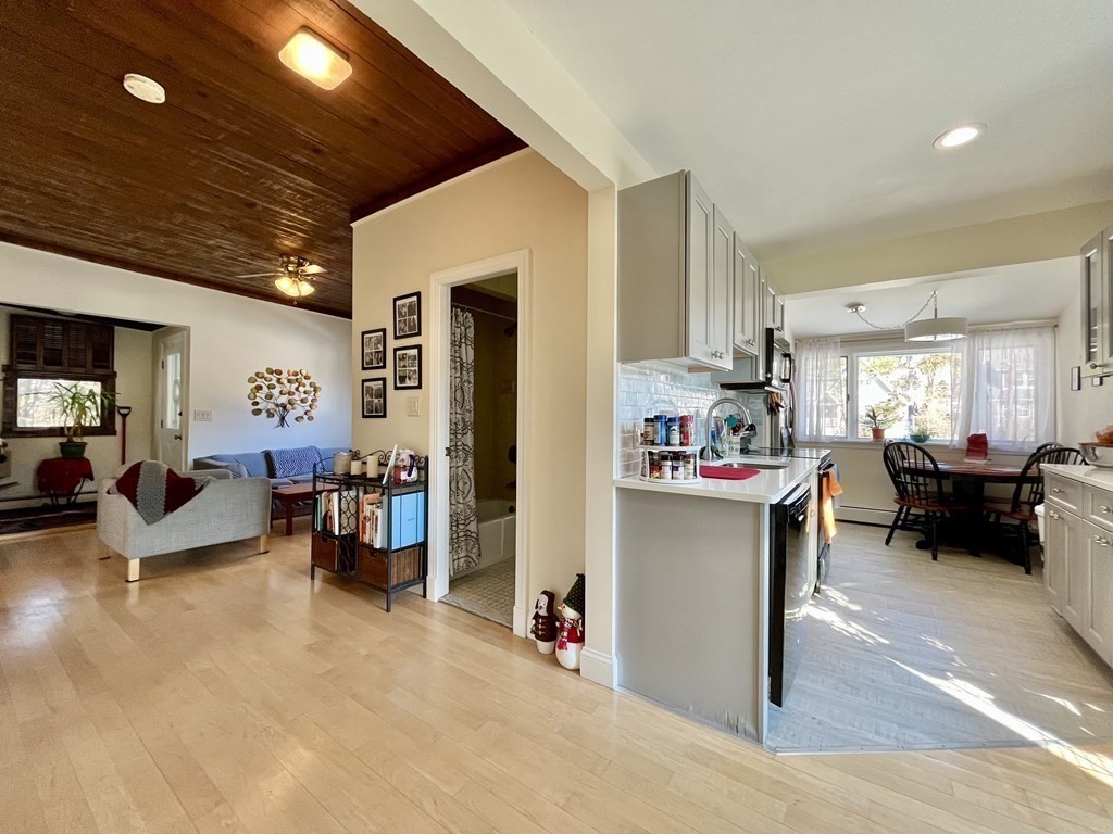51 Warren St # 2