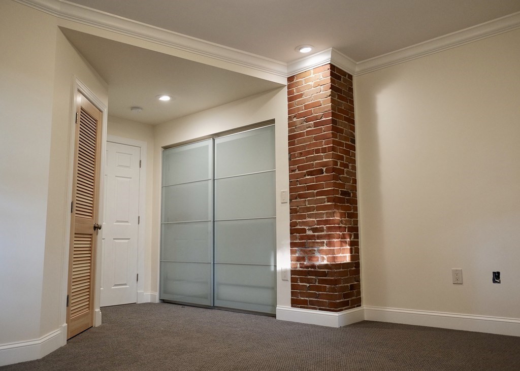 51 Warren St # 2