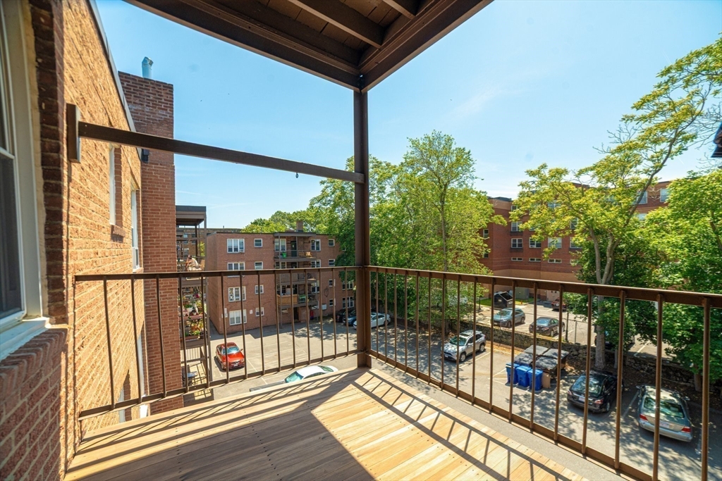 84 Strathmore Rd # 7