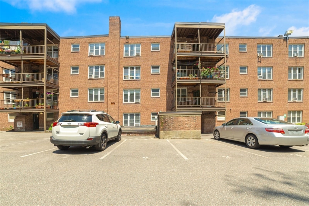 84 Strathmore Rd # 7
