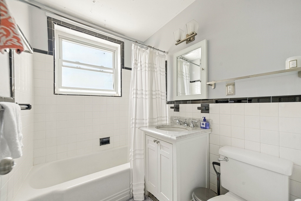 84 Strathmore Rd # 7