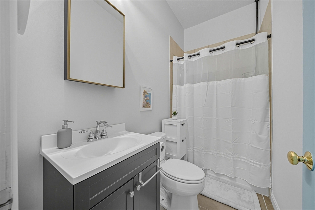 183-185 Rindge Ave # 1