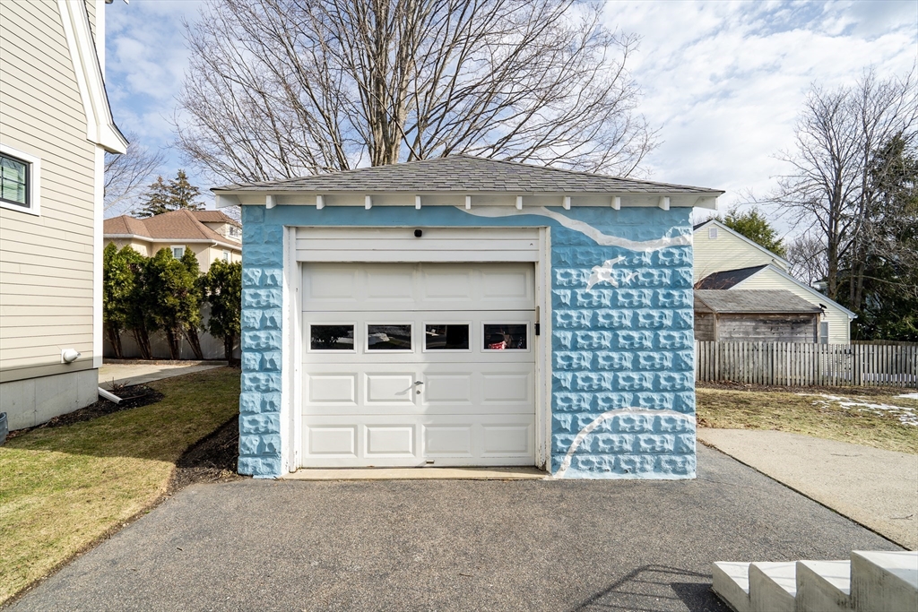 82 Oak Street