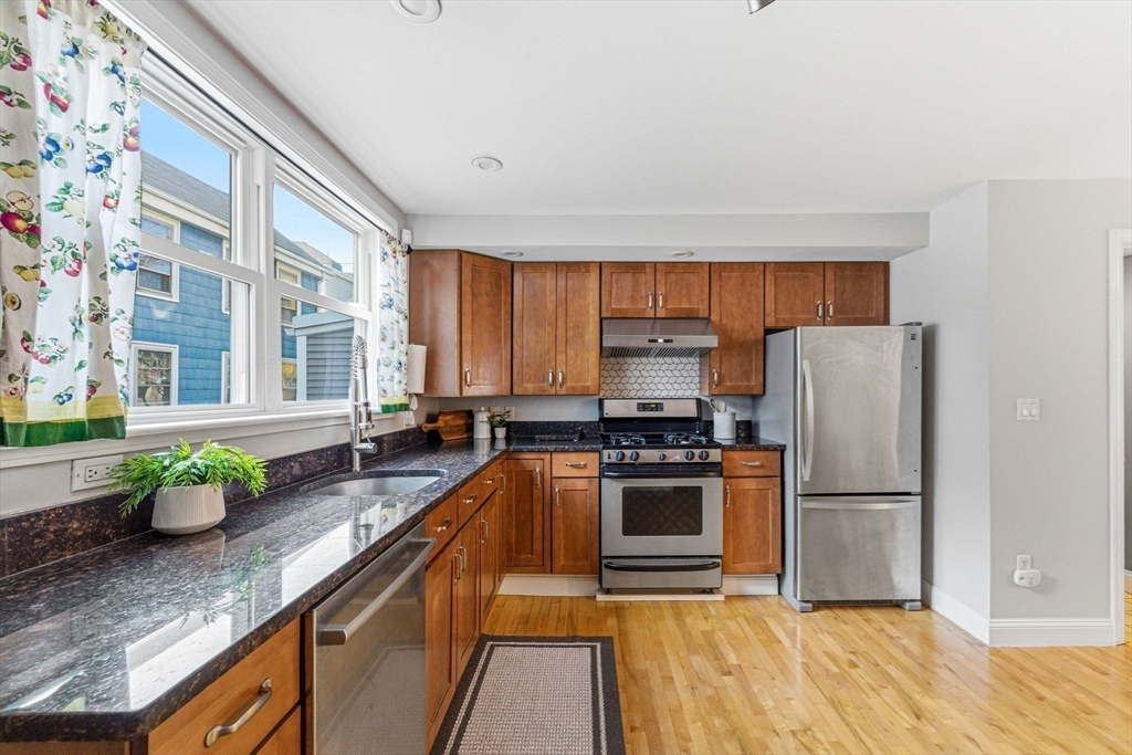 3 Mullins Ct # 3