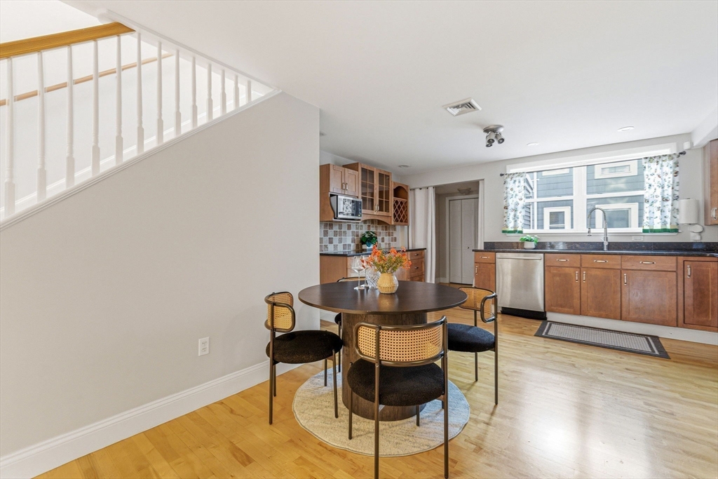 3 Mullins Ct # 3