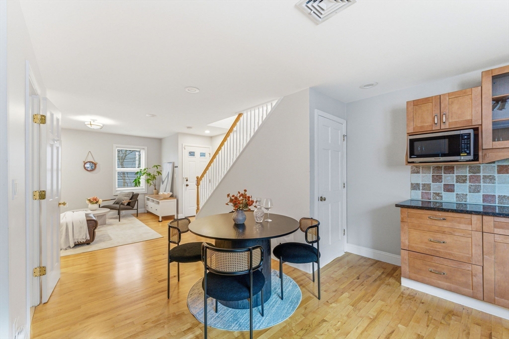3 Mullins Ct # 3