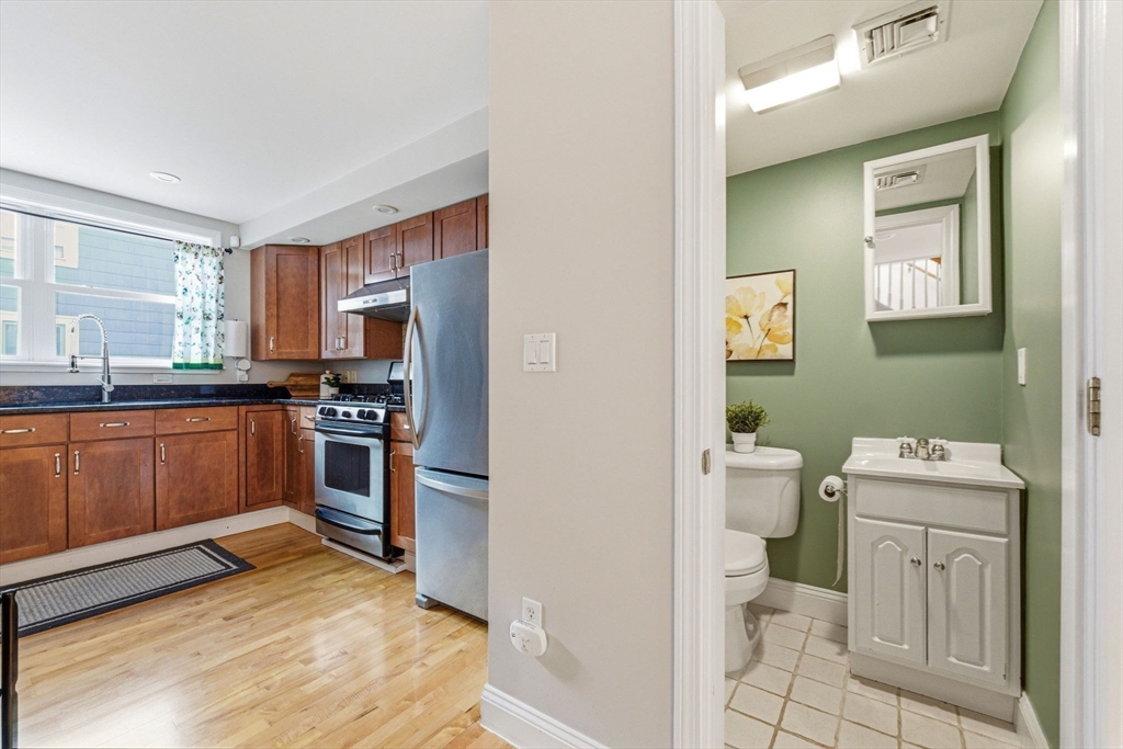 3 Mullins Ct # 3