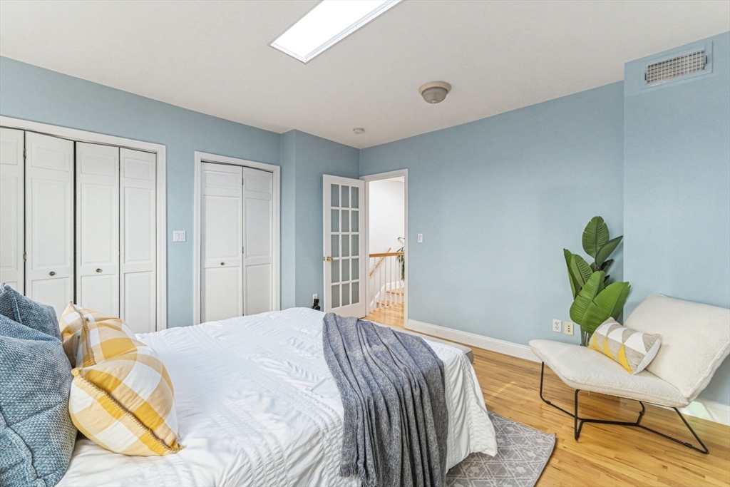 3 Mullins Ct # 3