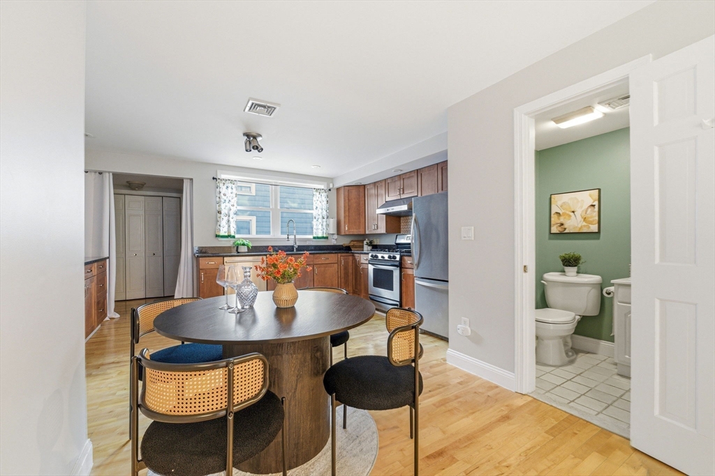 3 Mullins Ct # 3